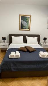 Split apartment - 5 min by car to the beach & city center - free public parking