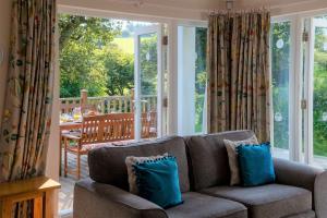 Trewhiddle Retreat V7 by Together Travel - Luxury 3-Bedroom Villa