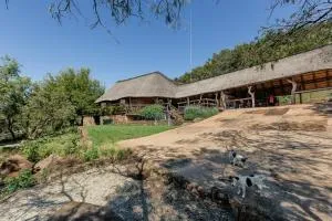Mountain Canadian Log Home - Pelindaba