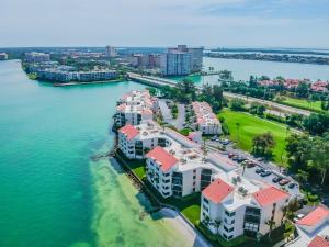 La Puerta Beautiful Bayfront Condo