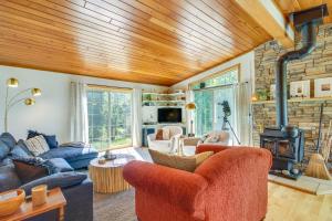 Pet-Friendly Richville Vacation Rental with Dock!