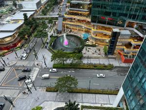 Cozy 1BR in BGC with Great View