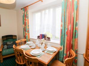 2 Garnish Court