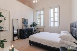 Sophies Flat Florence