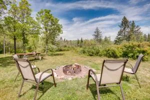 Pet-Friendly Iron River Cabin with Fire Pit! - Washburn