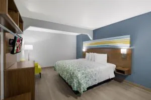 HomeTowne Studios by Red Roof Orange, TX - Jasper