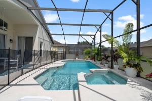 Cozy 4 Bedrooms Next to DisneyPrivate Pool