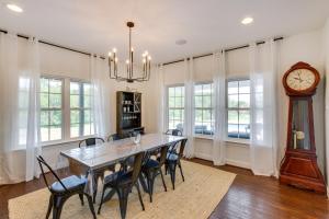 Unwind Fireside: Wills Point Gem w Hot Tub & Pond