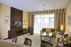 Executive Three-Bedroom – Inclusive of 20% F&B Discount, Late Check-Out, 25% on Laundry, Shuttle Service to Mall of the Emirates & Dubai Outlet Village room in TIME Oak Hotel & Suites