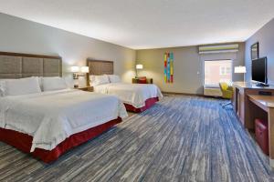 Queen Room with Two Queen Beds - Mobility and Hearing Access/Non-Smoking room in Hampton Inn Cincinnati Airport-North