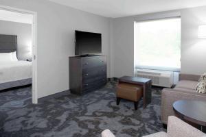 One-Bedroom King Suite - Non-Smoking room in Homewood Suites By Hilton Lansing Eastwood