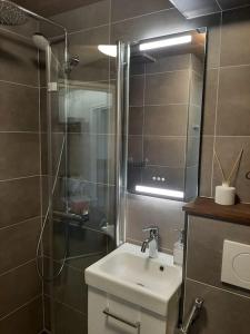 Kaski, three-room condo in a prime location, free parking