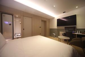 H Avenue Hotel Minam