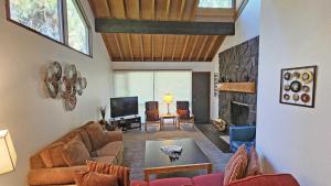 Three-Bedroom Apartment room in Meadow House 21