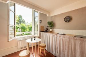 Charming Apartment in the Heart of Versailles - 3hvězdičkové hotely ve městě Versailles