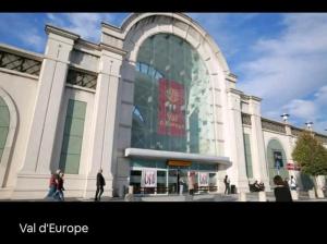 Appartements appartement 2 pieces 5min gare val d'Europe parking inclus : photos des chambres