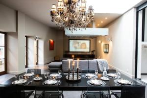 Appartements SWIMCASALILLE Loft piscine interieure 10 mn gares : photos des chambres
