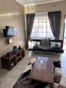 Self-Catering Apartments - 弗朗西斯敦