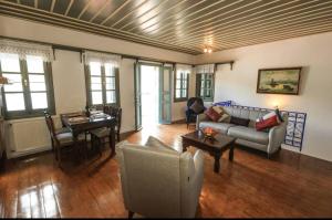 Castle81homes Green Villa