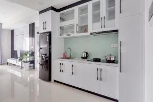 Smile Home - SOHO Apartment balcony - Modern comfortable