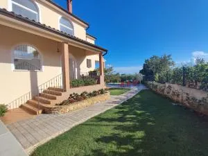 Apartment Valtura - Stranići