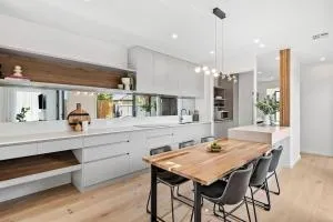 Iluka on the Avenue- 3 bedroom, 2 bathroom. Brand new. 150m walk to shops - Wallington