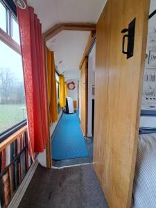 Maisons de vacances The Big Yellow Bus : photos des chambres