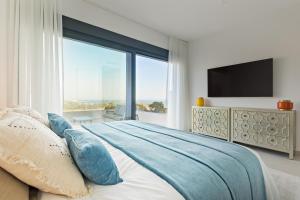 Luxury SeaView 3 bedroom apartment - along Golf course of Finca Cortesin