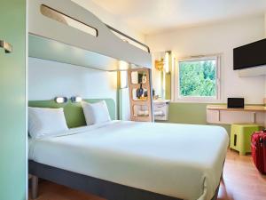 Hotels ibis budget Santeny : Chambre Triple avec Lit Superposé