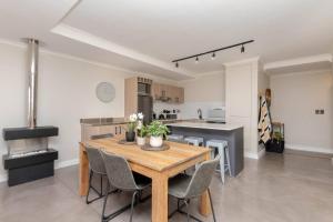 Modern Loadshedding Free Apartment in Azure 22 by HMH