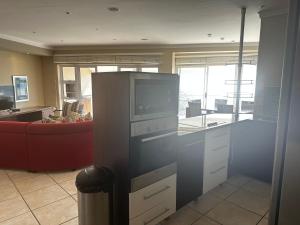 Port Apartment with Sea Views