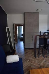 Apartament 3 pokoje balkon 50m2 wyposażone parking