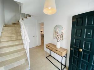 Escape to Serenity - 3 Bedroom Townhouse by the Sea!