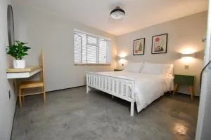 Modern Apartment Central Woodstock with Parking - Wootton