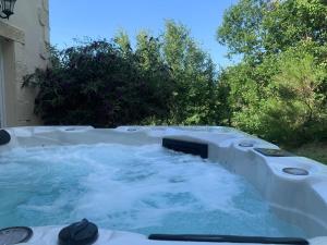 Maisons de vacances Villa la bastide piscine et jacuzzi : photos des chambres