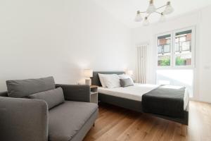 Friends - by MyHomeInComo