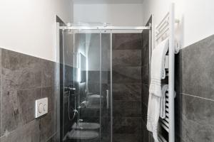 Friends - by MyHomeInComo