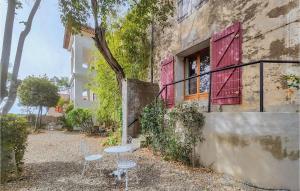 Appartements Awesome Apartment In Puissalicon With Wifi : photos des chambres