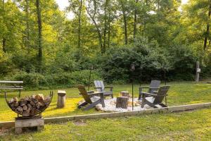 Hot Tub - Fire Pit - Pool Table - Pet Friendly - Good Times