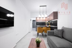 Reflection, Nilie Hospitality MGMT