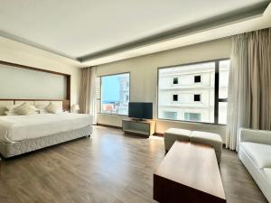 A La Carte Private Apt with infinity pool in Da Nang