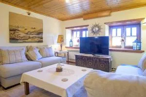 Clio's Stone House - Kapesovo