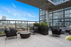 Sage Modern Apartments Near Park in West Loop