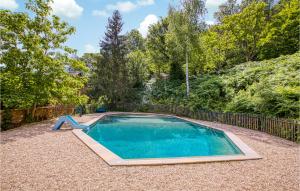 Maisons de vacances Amazing Home In Mirandol Bourgnounac With Outdoor Swimming Pool And 2 Bedrooms : photos des chambres