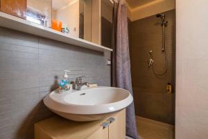 Beach House, on the sand img12