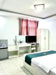 Holiday Hotel 2