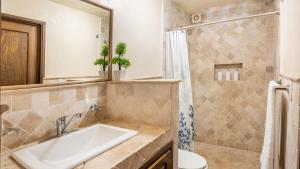 Centro 2BR, Rooftop Terrace, Walk to Parroquia