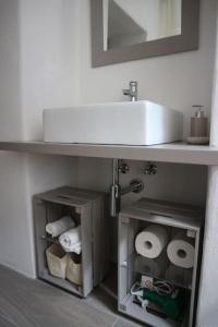 Traditional Piazza HomeBalcony Private Garden