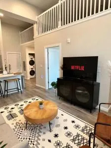 Home Haven, Walk to Little Italy & Wooster Square - East Haven