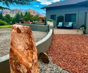 Sedona Uptown Gem! Wow! Views!! NEW! BARREL SAUNA!!! Close to trails, walk to Uptown Sedona, restaurants and shopping - Flagstaff